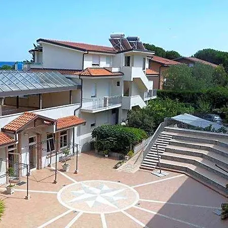 Aquamarine Apartahotel 4*