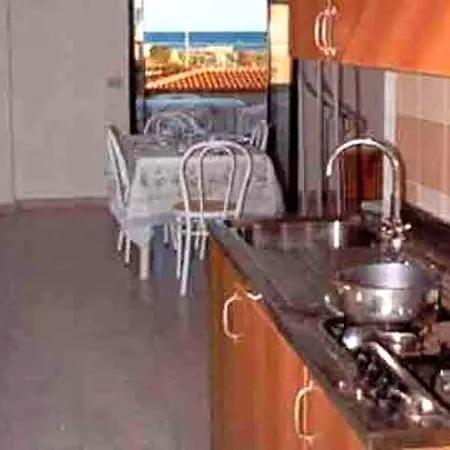 Aquamarine Apartahotel Davoli
