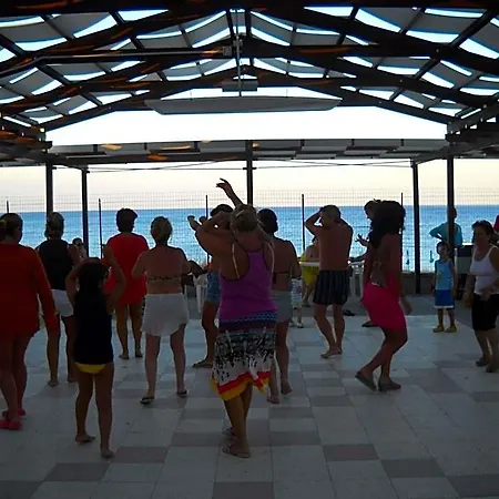 Apartahotel Aquamarine Davoli